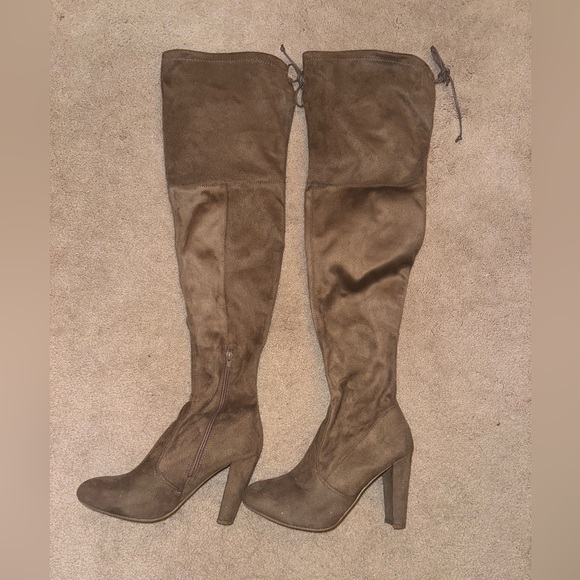 Over the knee tan suede boots - 10 - Picture 3 of 3